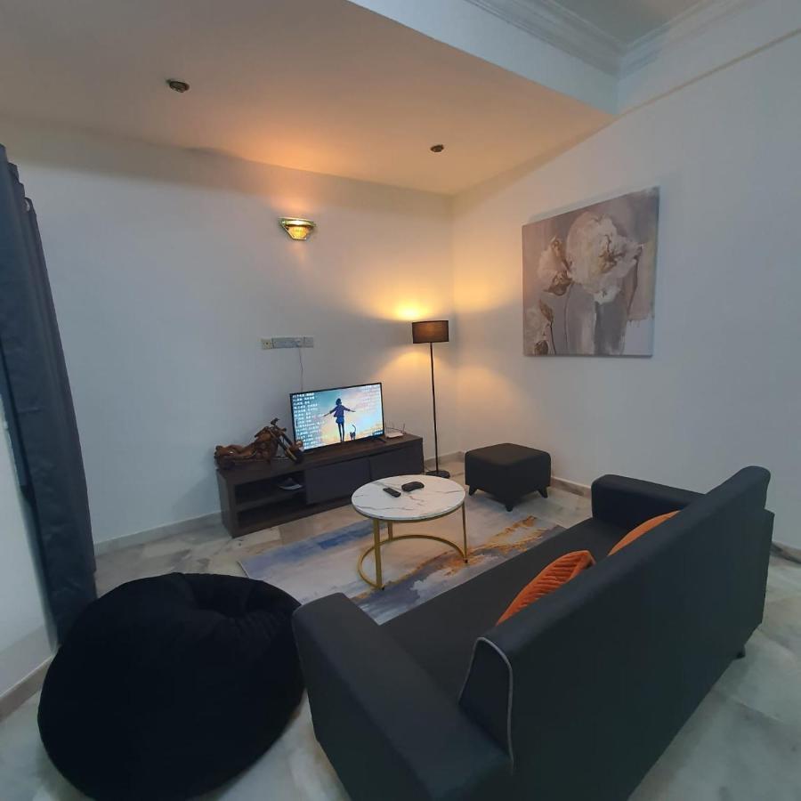 Airputih Younee4r3b 5mintownhomestay-10pax *